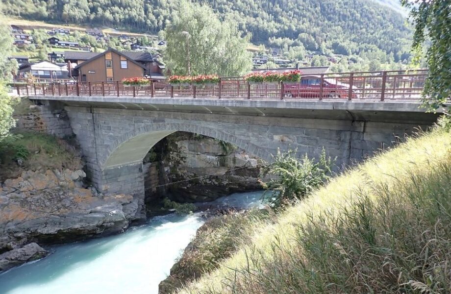 Skal vedlikeholde 1100 bruer