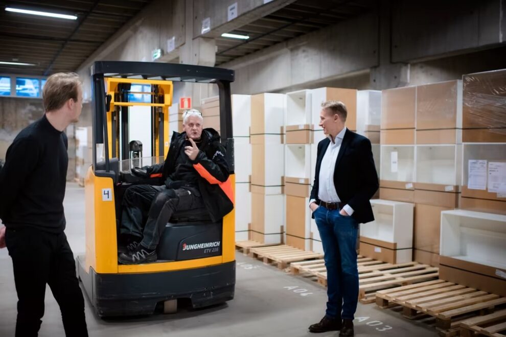 Mestergruppen nedbemanner, kutter 100 stillinger