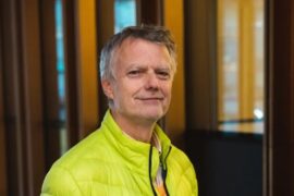 Gir seg etter 11 år Thumbnail