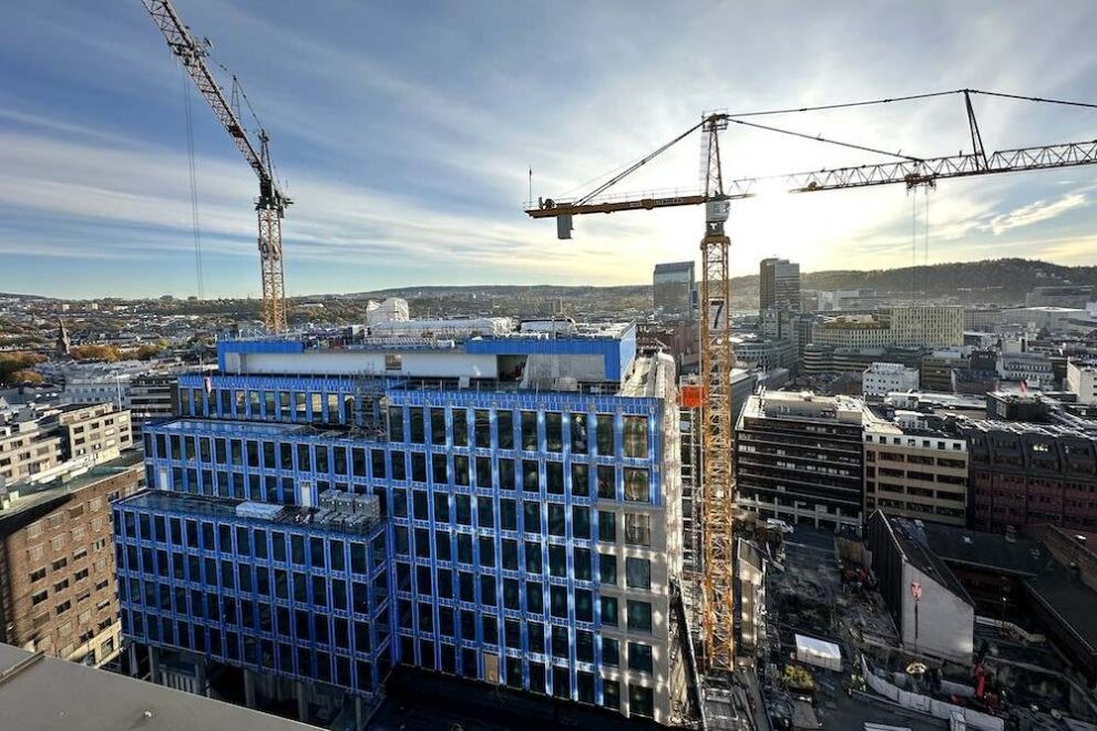 D-blokka har nådd sine 10 etasjer