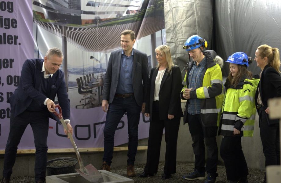 Grunnstein lagt for fjerde byggetrinn