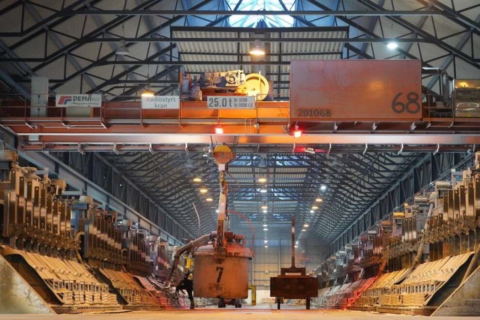 Inngår tre-årig kraftkontrakt for aluminiumsverk