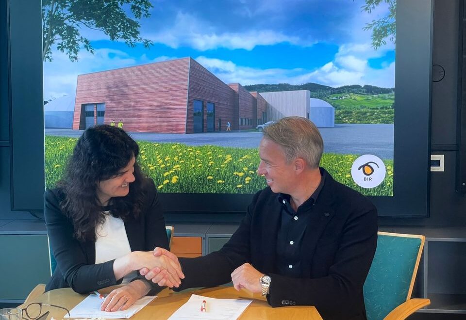 Biogassanlegget, nå er kontrakten signert