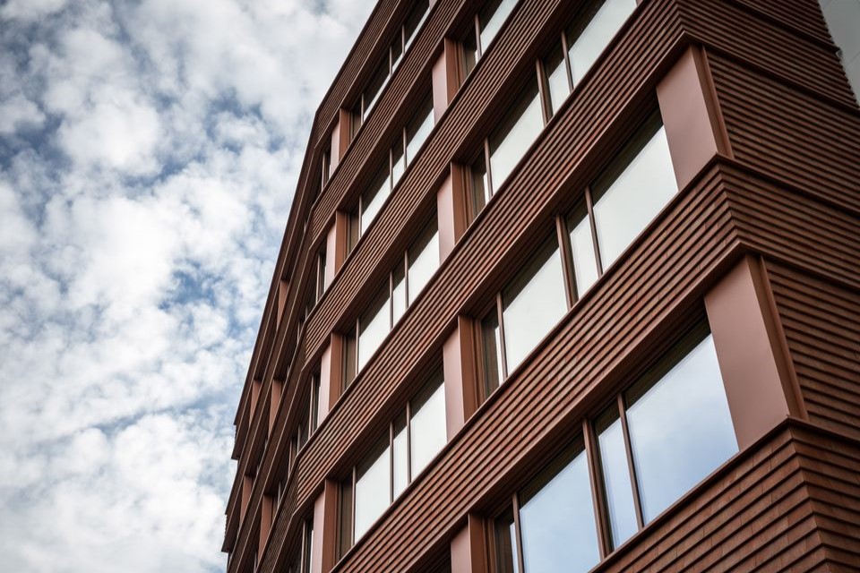 Fra parkeringsplass til skole på ett år i Sandvika