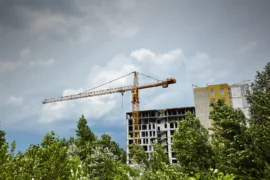 Nye tall: Boligsalget faller og igangsettingen sliter Thumbnail