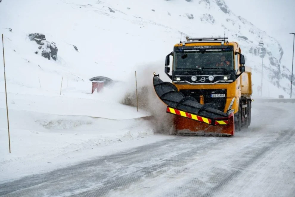 Vinterdrift blir en av mange oppgaver for entreprenøren som får ansvaret for den nye driftskontrakten Telemark vest. Foto: Bård Asle Nordbø, Statens vegvesen.