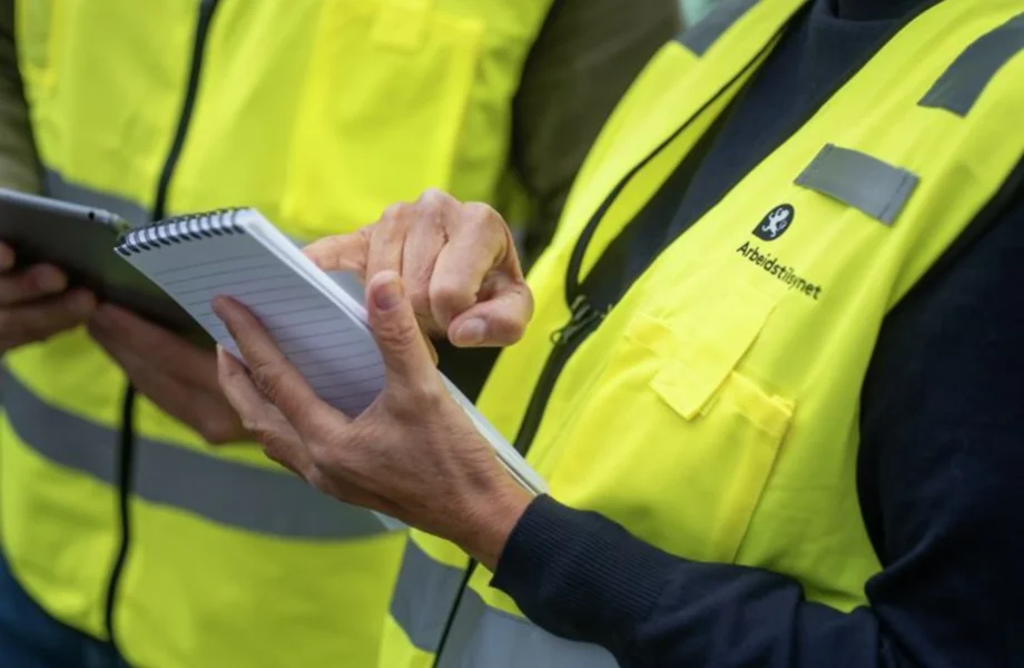 Innstøpte asbestplater fra Kina trenger ikke fjernes