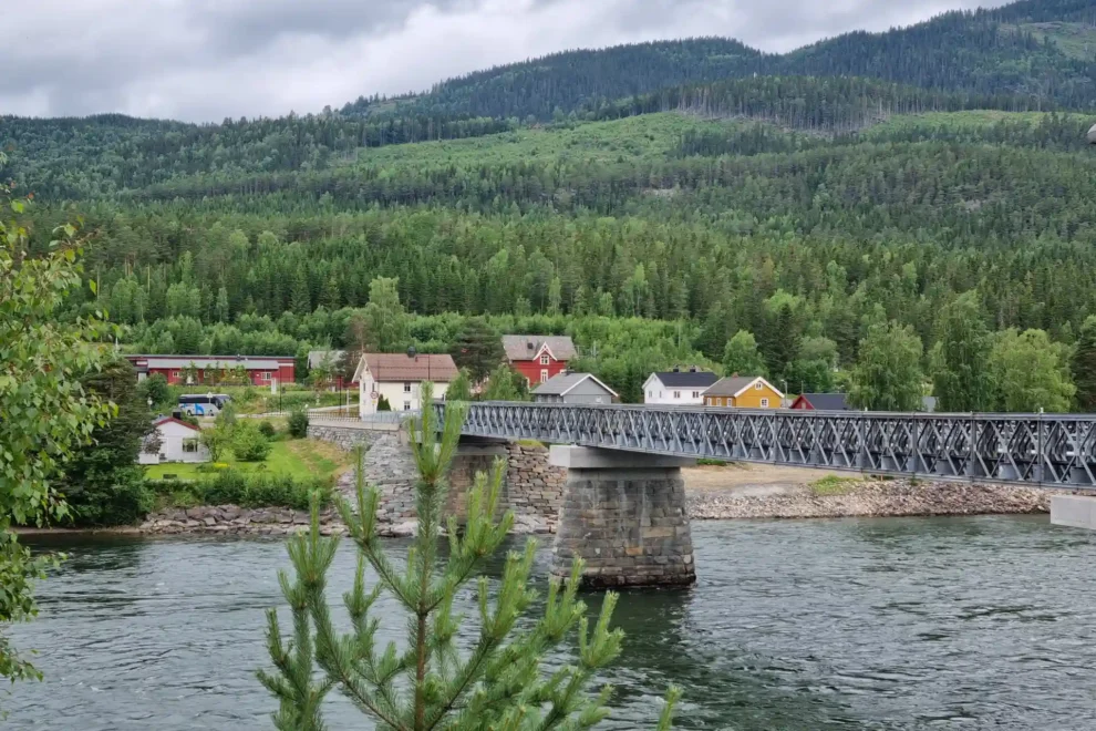Gjenbygger etter brukollapsen