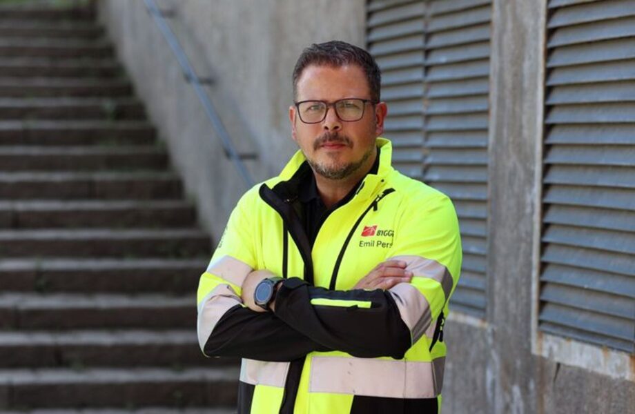 Arbeidere venter fortsatt på lønn – varsler blokade