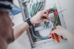 Investorer reddet elektrobedrift i siste liten