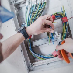 Investorer reddet elektrobedrift i siste liten