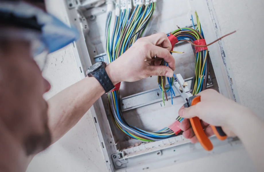 Investorer reddet elektrobedrift i siste liten